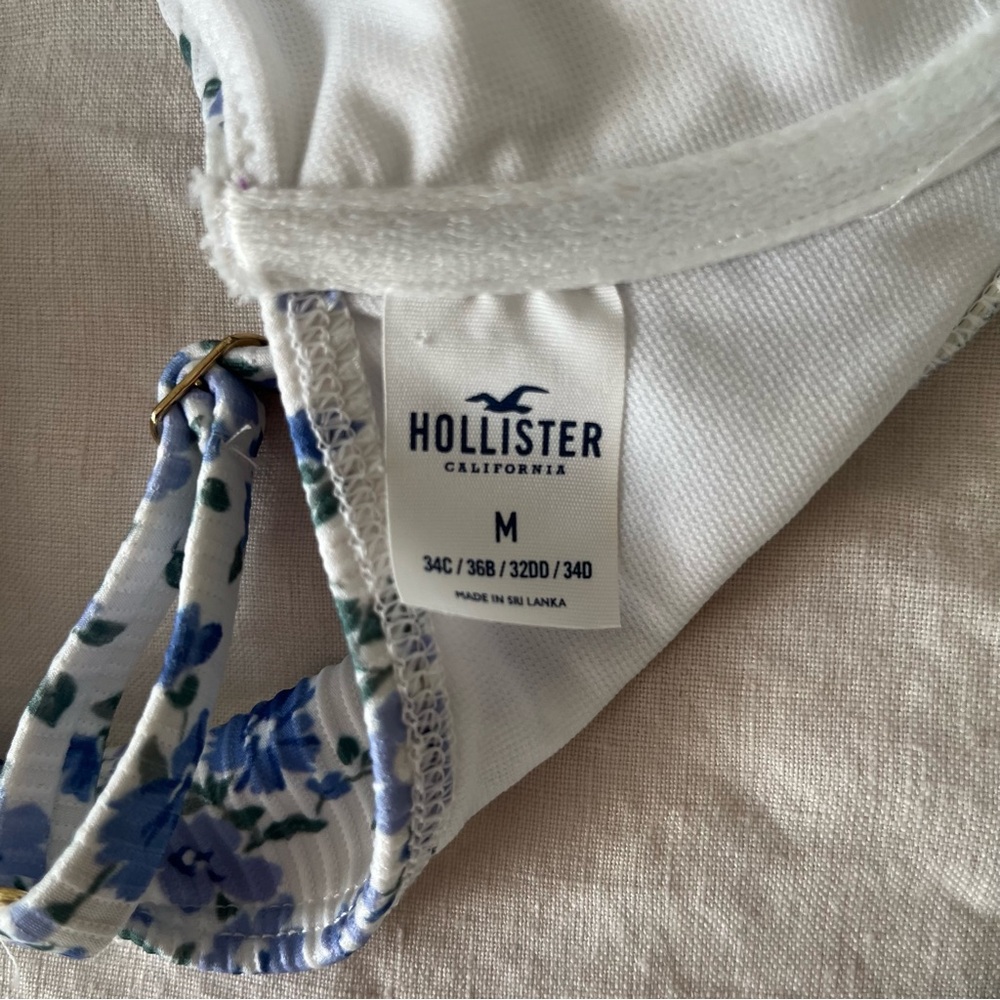 Hollister White and Blue Floral Ribbed Underwire Bikini Set - Picture 5 of 6